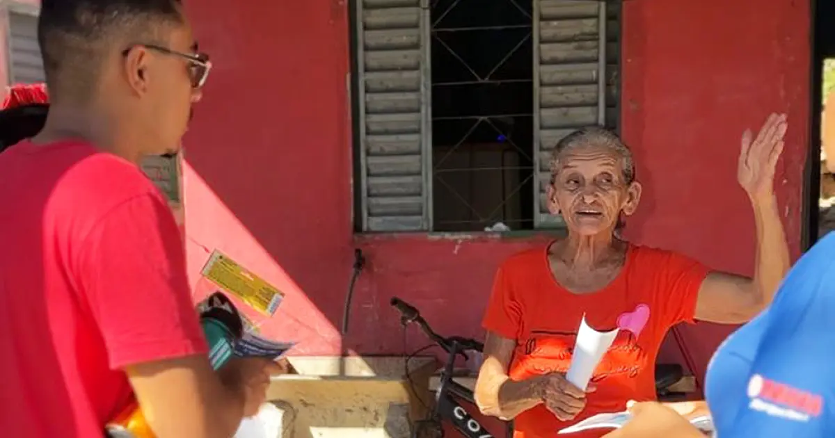 Ação orienta moradores sobre como agir na presença de onça-pintada na área urbana