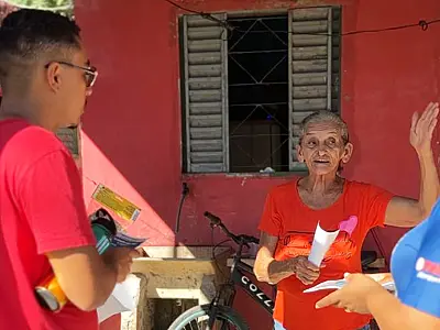 Ação orienta moradores sobre como agir na presença de onça-pintada na área urbana