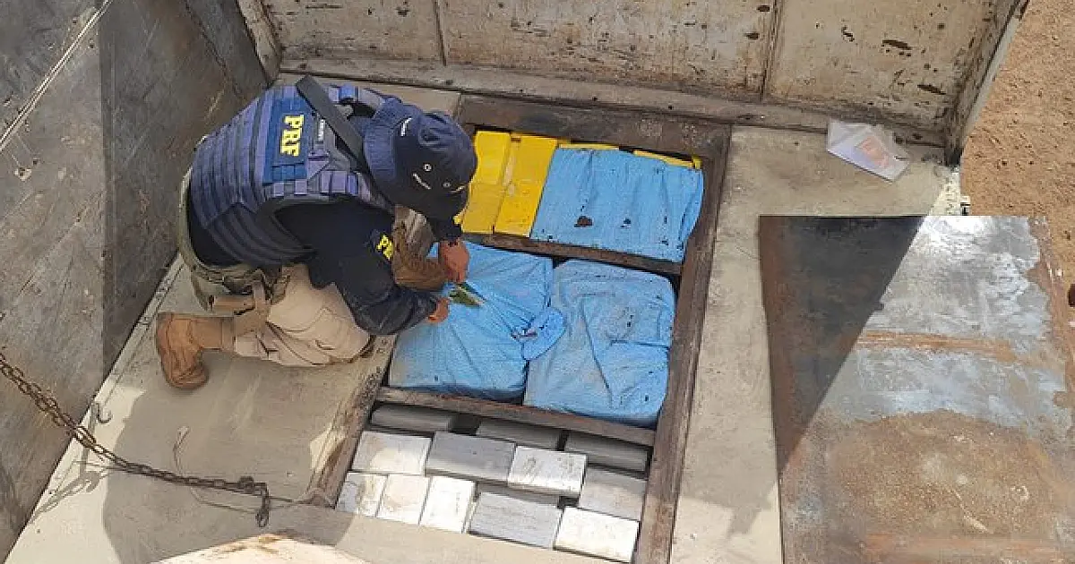 Caminhão que saiu de Corumbá é flagrado com 220 kg de cocaína