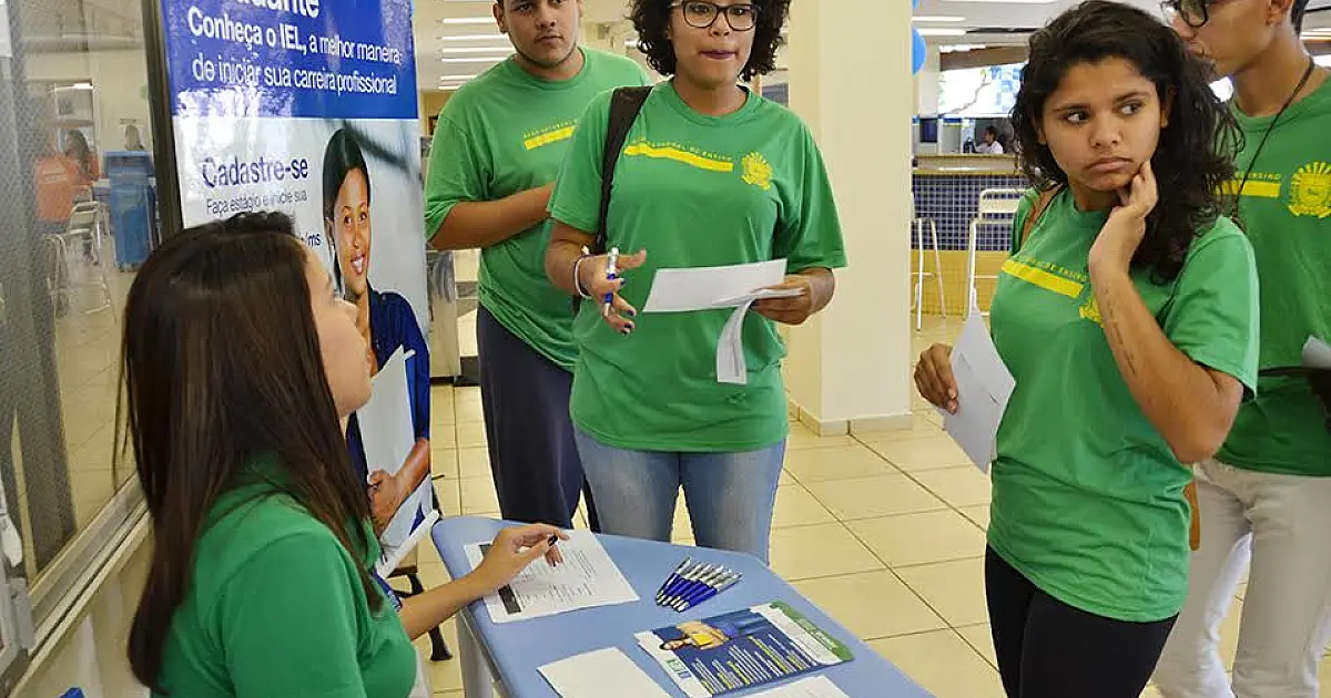 Estudantes aproveitam Mundo Senai para buscar vagas de estágio no mercado de trabalho