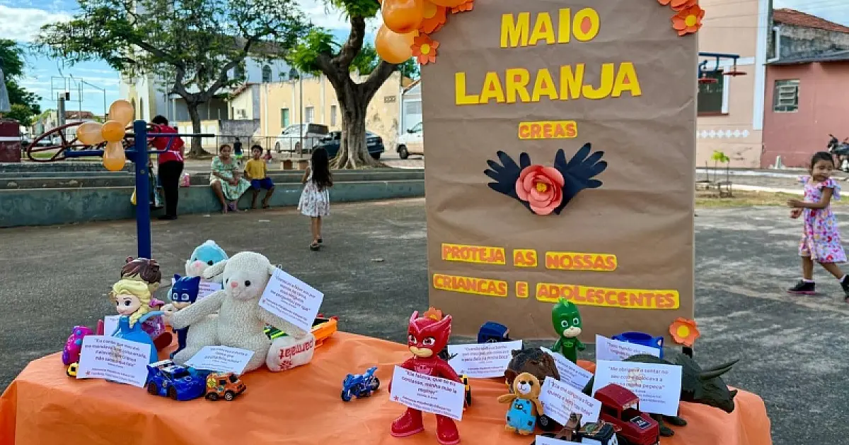 Feira de sábado teve ação de conscientização ao Maio Laranja