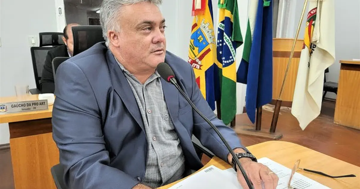 Genilson reivindica instalação de lixeiras na Praça Generoso Ponce