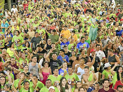 Sandálias de Frei Mariano celebra 20 anos na folia