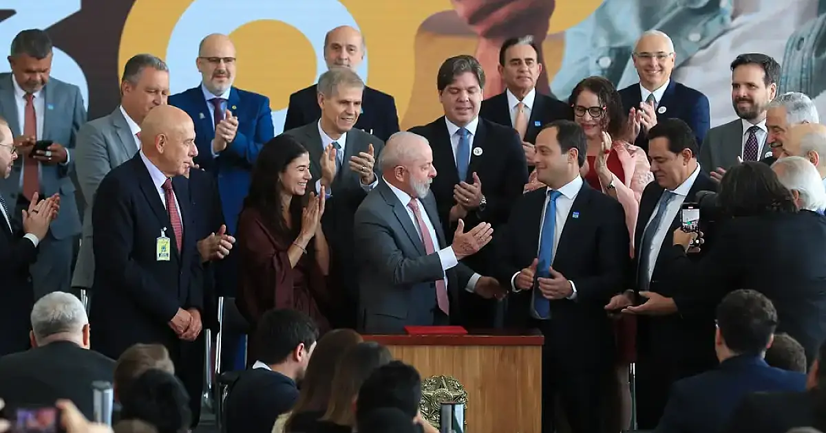 Lula assina decreto da TV 3.0; novo sistema deve começar em 2026