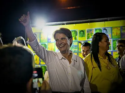 Tereza Cristina se diz preparada para chapa com Flávio Bolsonaro em 2026