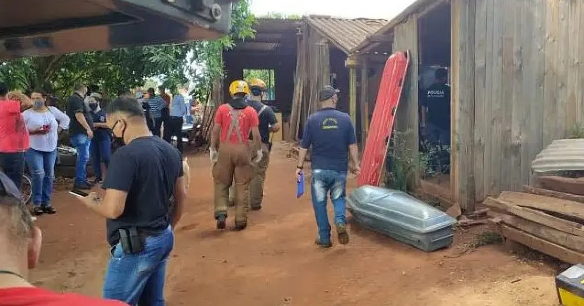 Homem que matou mulher e filha e manteve corpos em decomposição em casa diz que foi 'ordem de Deus'