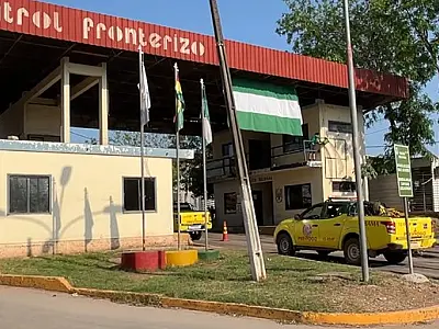 Brigadistas atravessam fronteira para reforçar combate à incêndio na Serra do Amolar