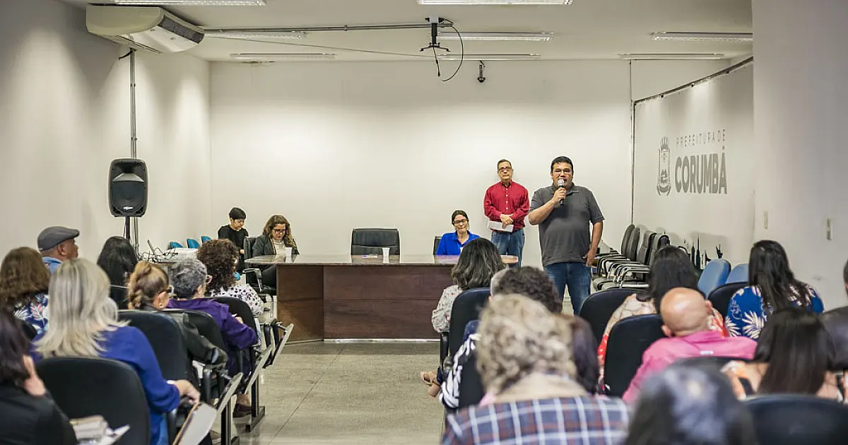 Servidores aposentados de Corumbá são homenageados com certificado de mérito funcional