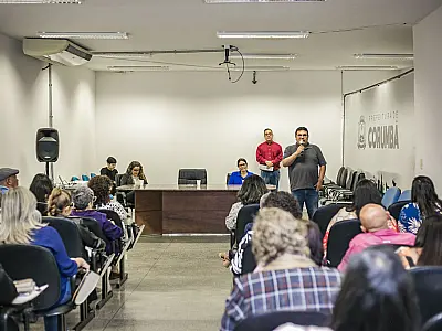 Servidores aposentados de Corumbá são homenageados com certificado de mérito funcional