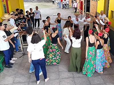 Deputada Camila Jara é recebida com roda de cururu no Moinho Cultural