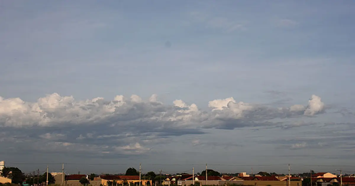 Sol entre nuvens nesta terça-feira em MS