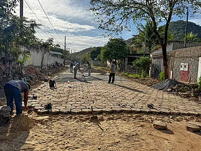 Implantação de lajotamento avança em alamedas de Corumbá
