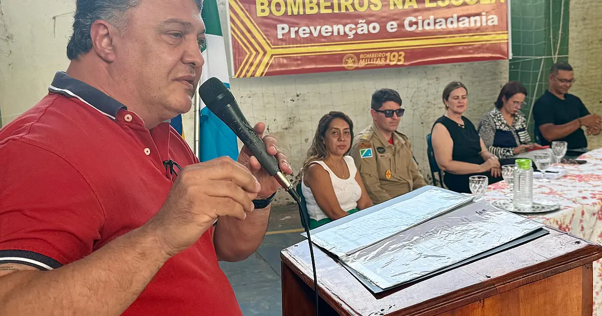 Evento na 17 de Março dá inicio ao Projeto Bombeiro na Escola em Ladário