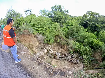 Chuva causa desabamento e rodovia Ramon Gomez fica interditada