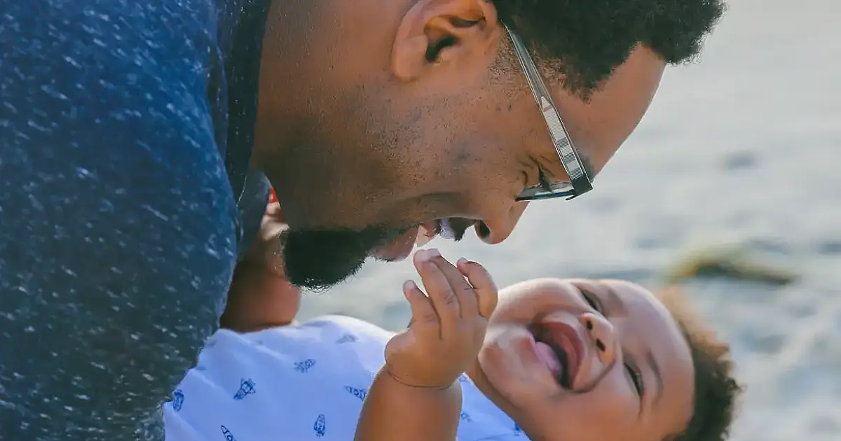 Lula sanciona lei que amplia licença-paternidade