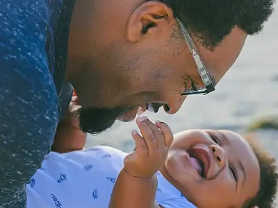 Lula sanciona lei que amplia licença-paternidade