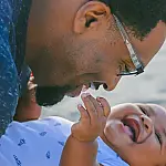 Lula sanciona lei que amplia licença-paternidade