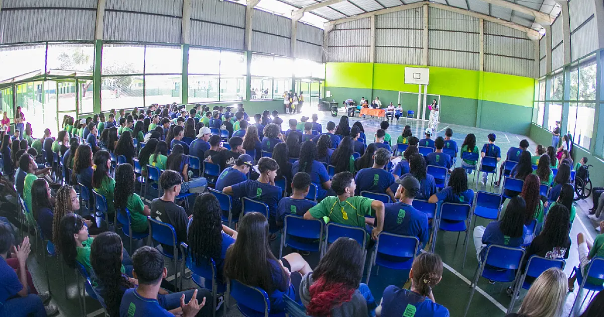 Desafios da abolição da escravidão no Brasil é tema de debate em escola de Corumbá