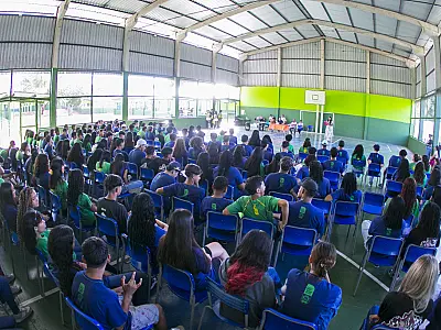 Desafios da abolição da escravidão no Brasil é tema de debate em escola de Corumbá