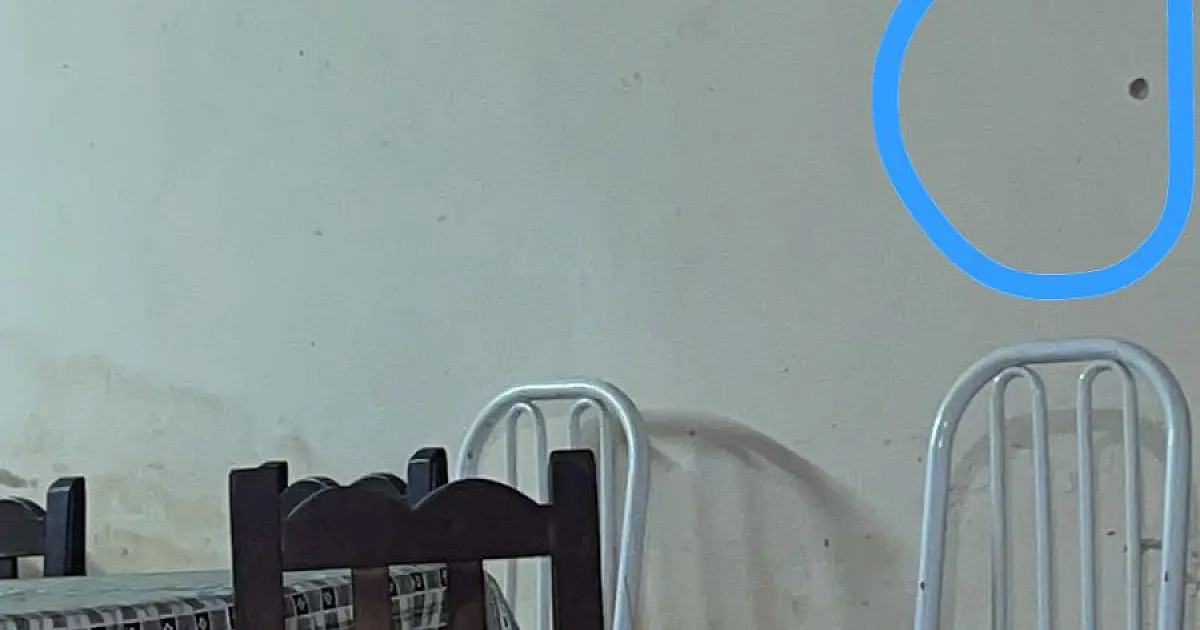 Bala perdida atinge cozinha de moradora do bairro Guarani