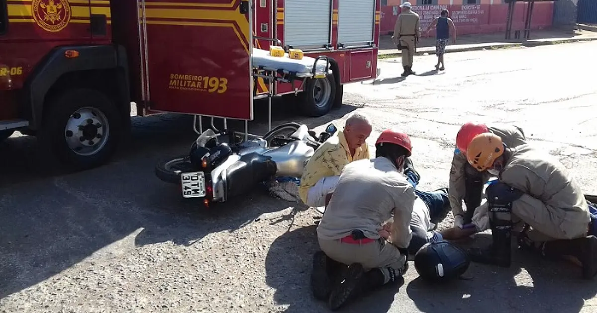 Carro e moto colidem e motociclista fica ferido
