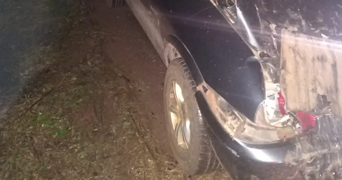 Motorista escapa ileso de colisão com caminhão