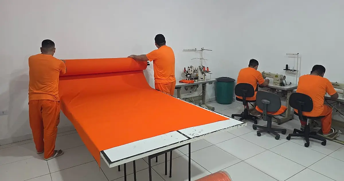 Obra amplia sala de costura e dobra número de internos trabalhando em Corumbá