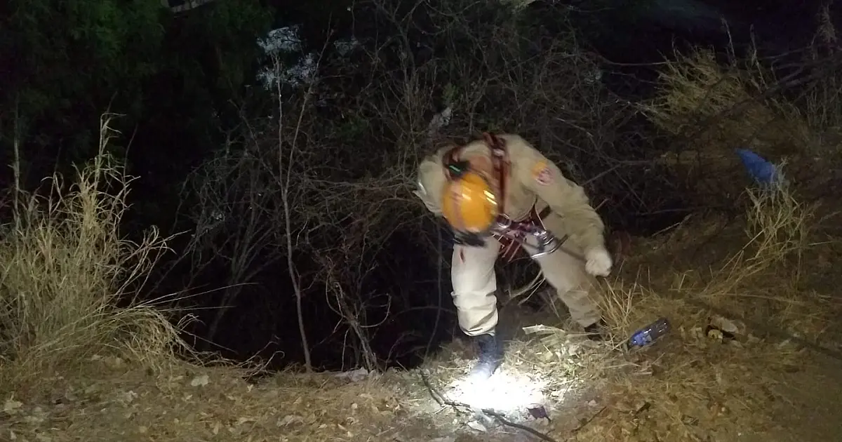 Mulher cai em ribanceira de 10 metros na Avenida General Rondon