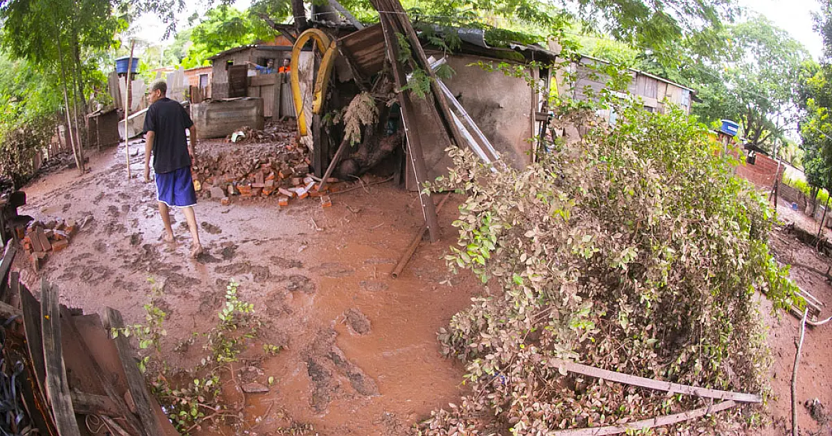 Chuva extrema surpreende Corumbá e Defesa Civil explica falta de alerta