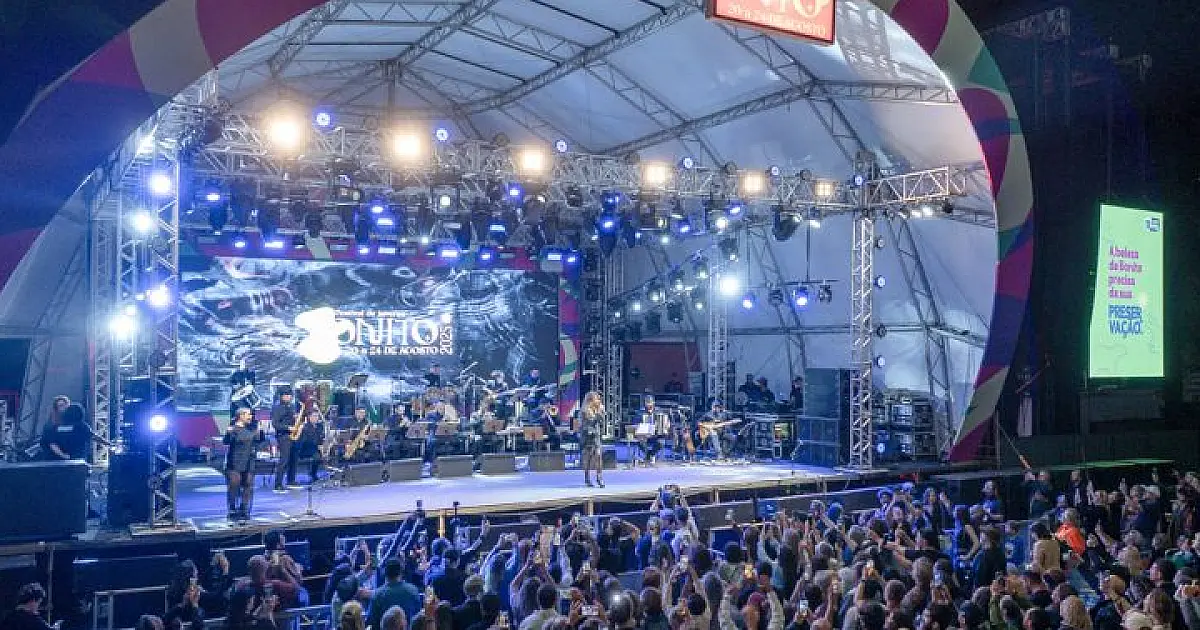 Elba Ramalho e Maestro Spok transformam abertura do Festival de Inverno em show contagiante