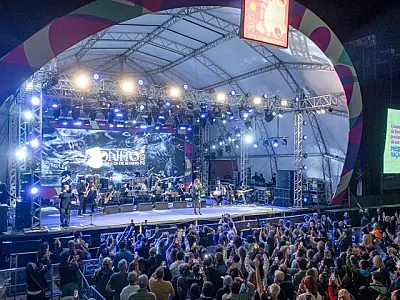 Elba Ramalho e Maestro Spok transformam abertura do Festival de Inverno em show contagiante