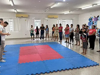 Famílias assistidas recebem orientação em defesa pessoal no CRAS 1