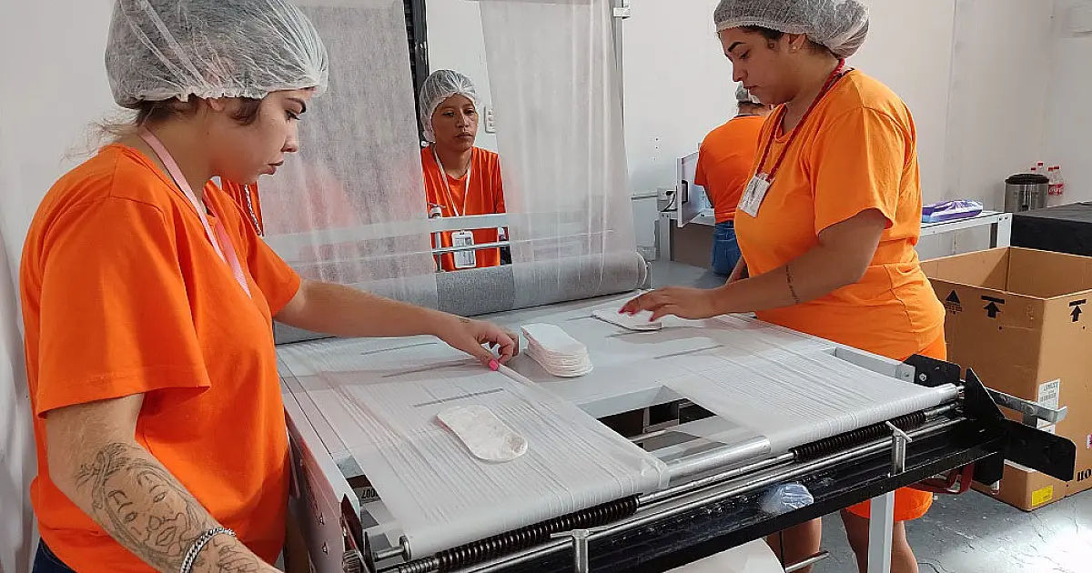 MS é pioneiro no programa nacional de confecção de absorventes em presídios