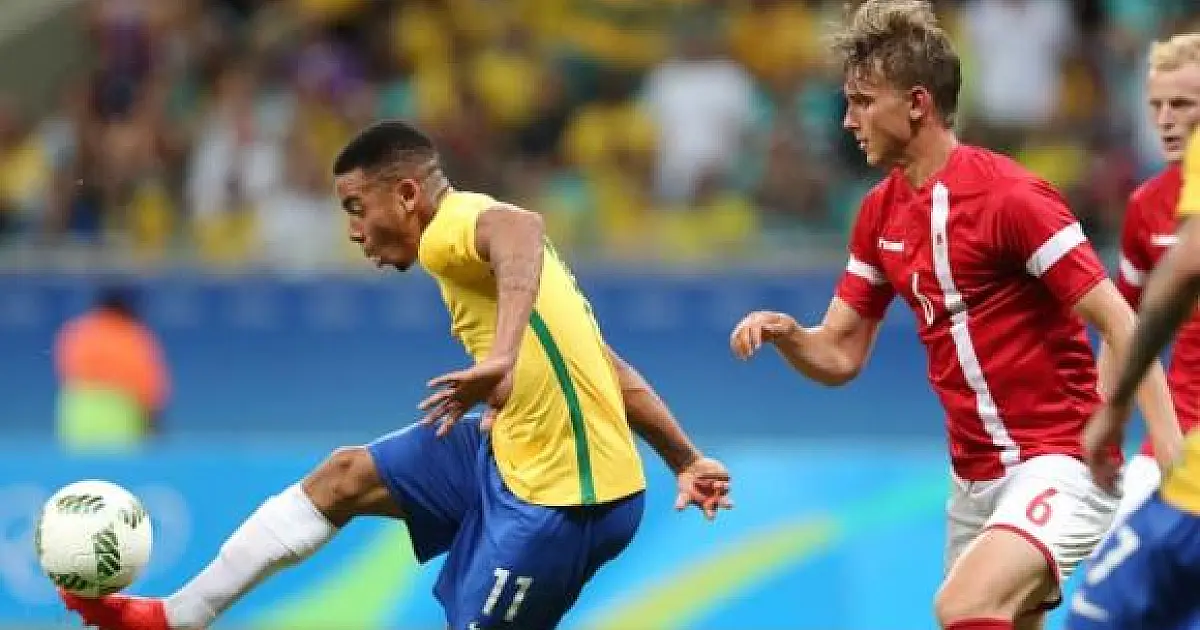 Brasil goleia Dinamarca e se classifica para as quartas no futebol masculino
