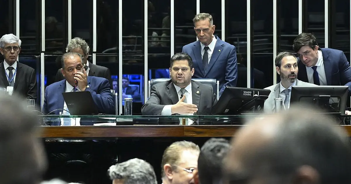 Senado aprova redução da pena de condenados pelo 8/1 e trama golpista