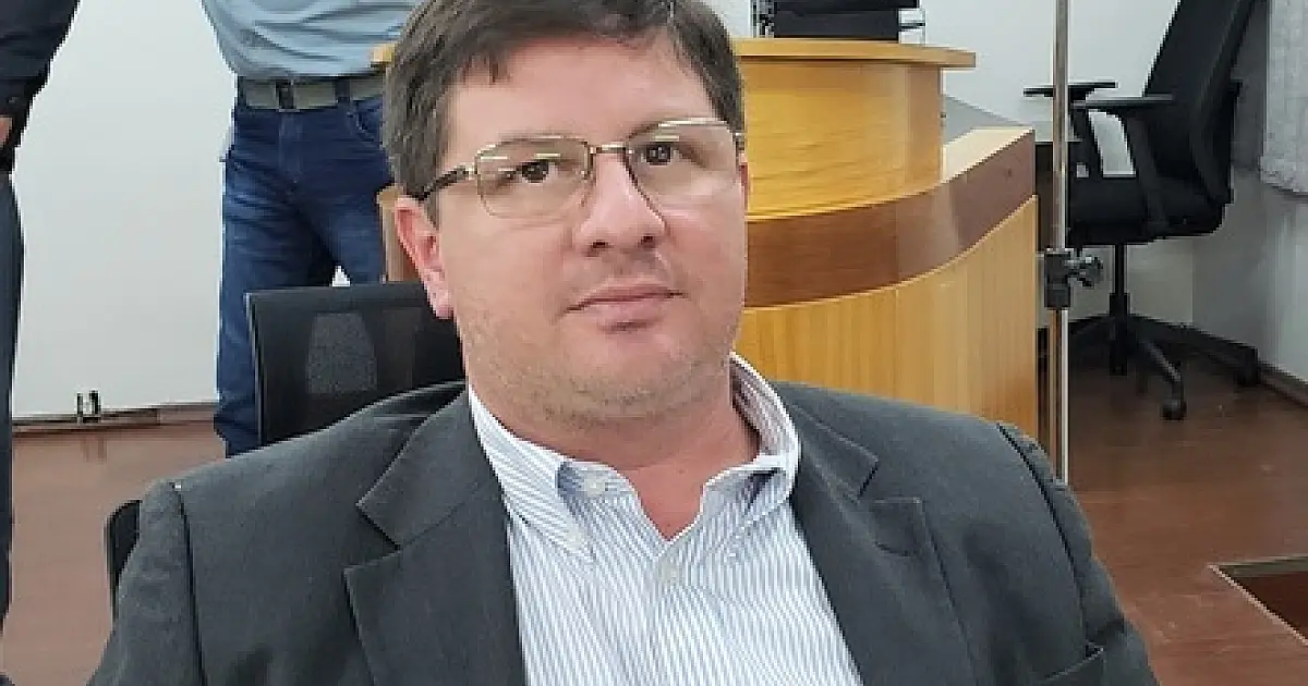Vereador solicita recuperação de pavimento de ruas no centro da cidade