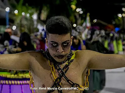 Abrindo último dia de desfiles, Vila Mamona traz superstições e mistério para a Avenida