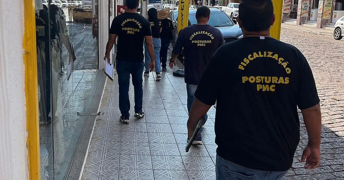 Fiscalização de alvarás em Corumbá alerta comerciantes para documentação em dia