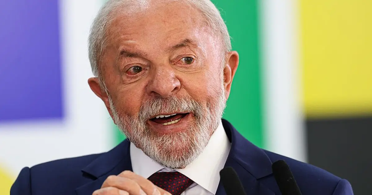 Lula anuncia isenção de visto a cidadãos chineses