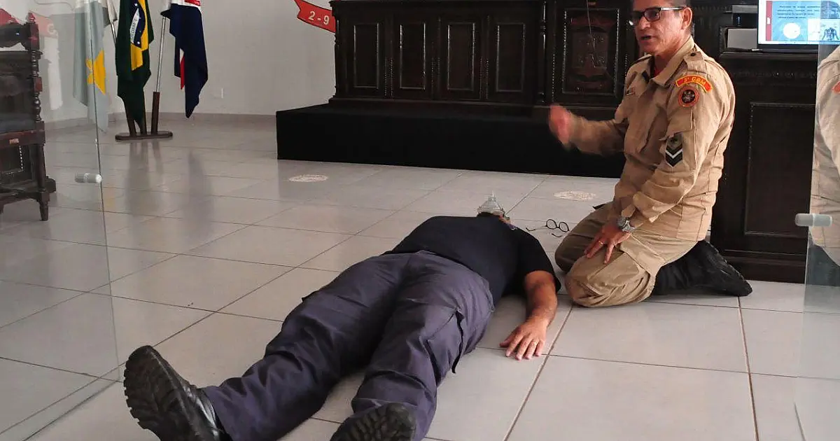 Treinamento de Primeiros Socorros e Combate à Incêndio capacita agentes de Ladário