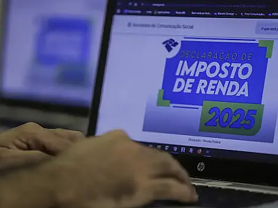 Receita paga lote residual de restituição do IRPF de dezembro de 2025
