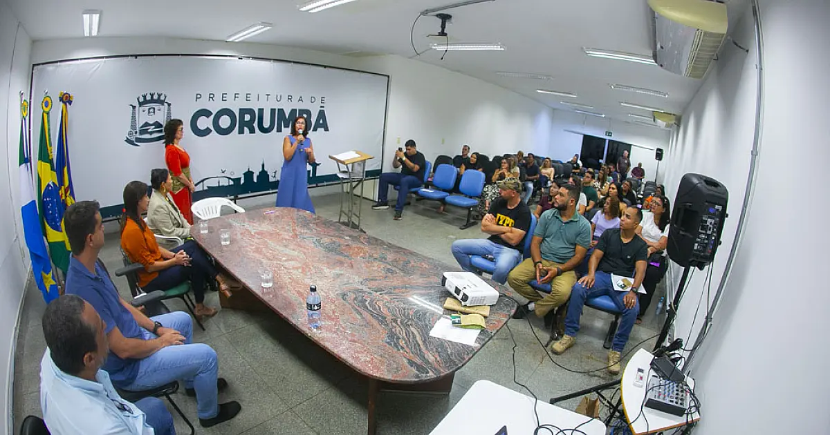 Novos servidores empossados participam de cerimônia de acolhida no Paço Municipal