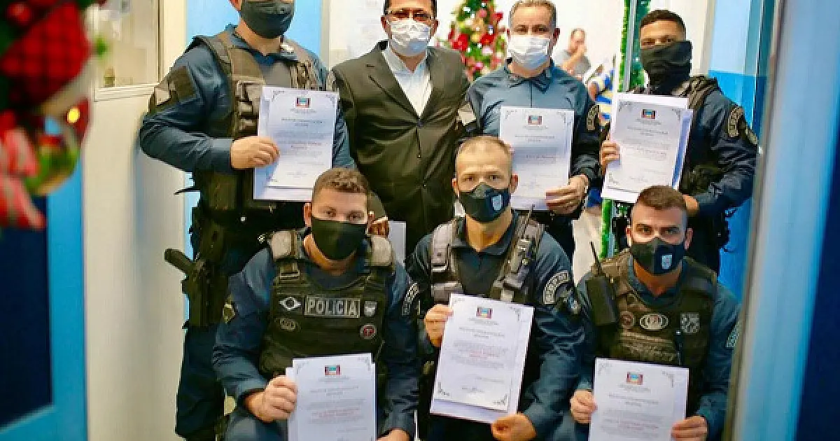 Policiais militares recebem homenagens da Câmara de Corumbá