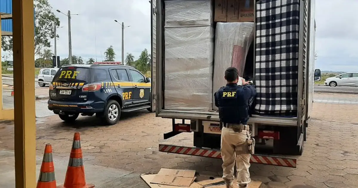 PRF apreende 5,5 toneladas de mercadorias sem documentação fiscal em MS
