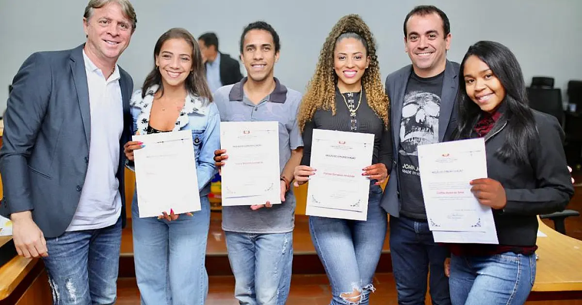 Destaque no Carnaval, Corte de Momo é homenageada na Câmara