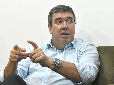 "Existe a decisão do governo de compartilhar parte do risco da Rota da Celulose", diz Riedel