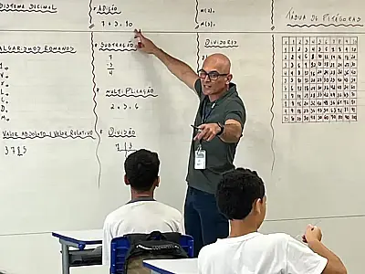 Desafio dos professores é chamar atenção dos estudantes durante aulas