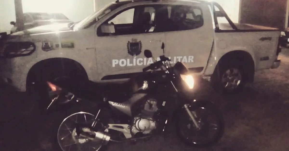 Mototaxista roubado por dupla armada tem veículo recuperado