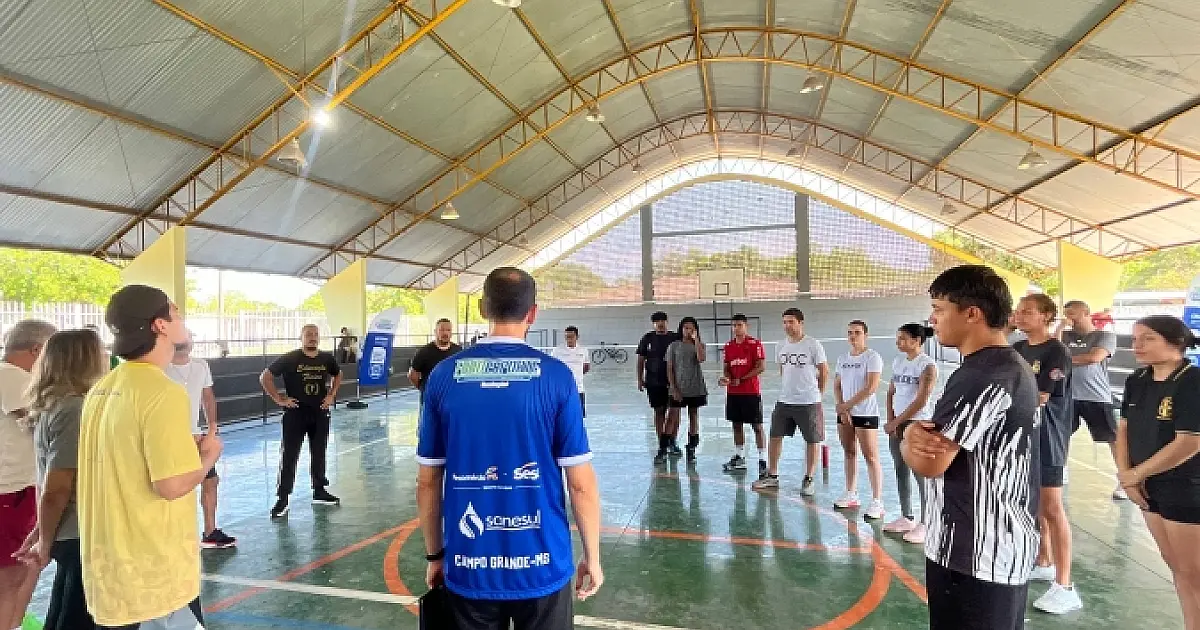 Treinamento de Voleibol reúne profissionais de Educação Física em Ladário
