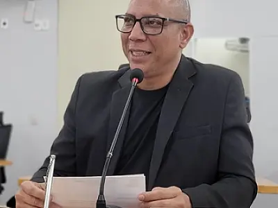 Hesley pede detalhes sobre processos judiciais envolvendo o Município